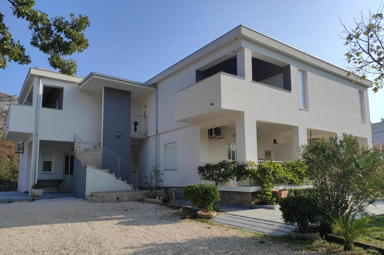 Apartments Bucica Dvori Starigrad Paklenica Dış mekan fotoğraf